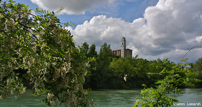 fiume mincio monzambano chiesa